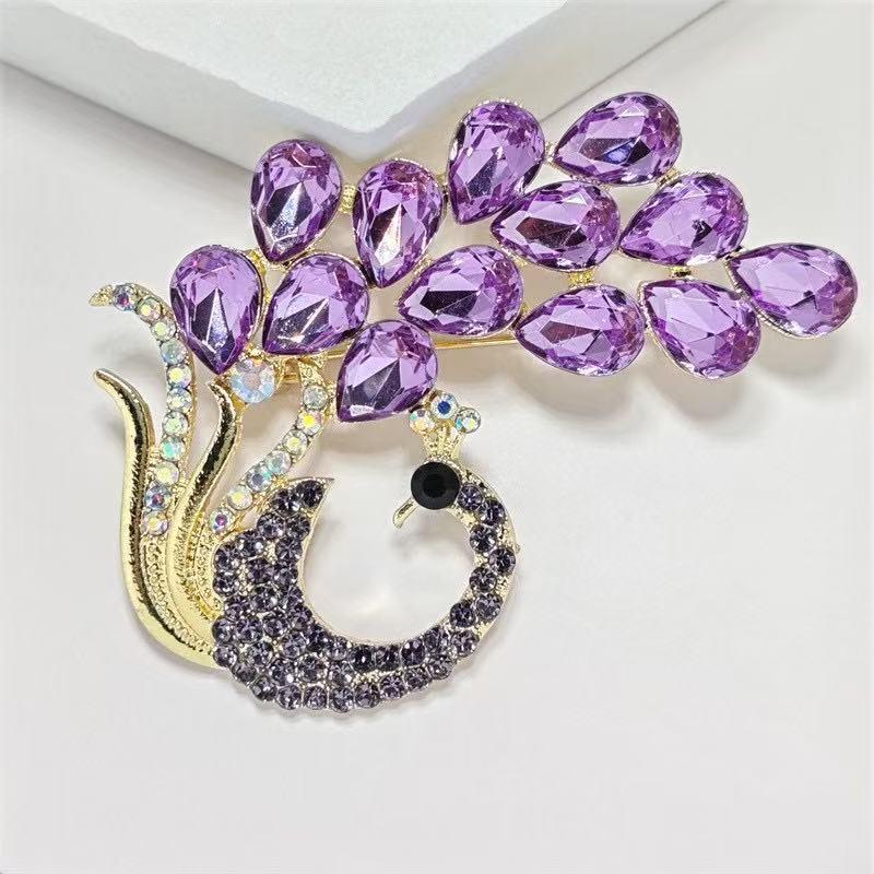 2025 Romantic Elegant Purple Peacock Brooch Personalized Luxury Full of Drill Animal Pin Suit Clothing Accessories Women Accessories Women