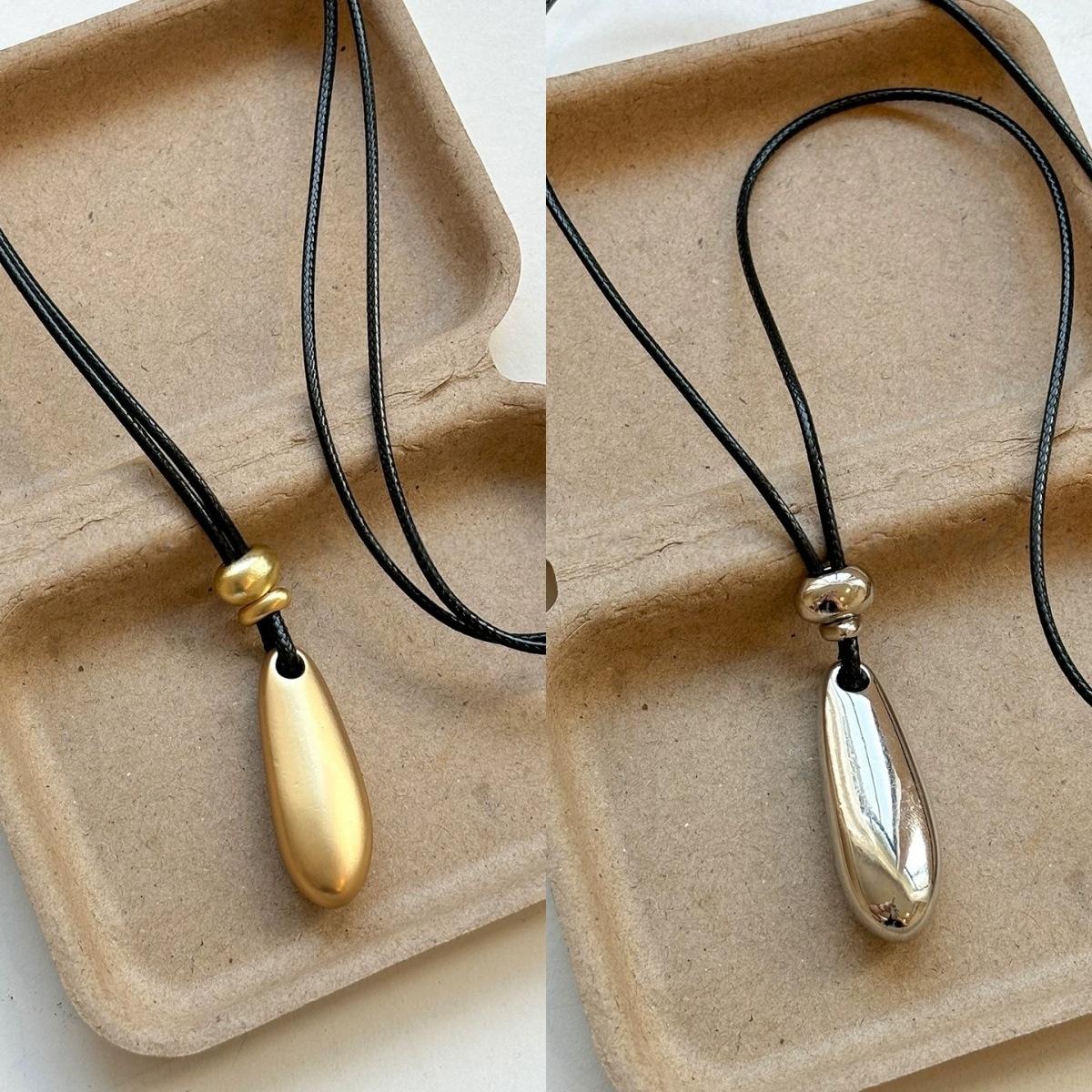 Minimalist Water Drop Pendant Necklace for Women 2025 High-End New Style Long Sweater Chain Niche Decorative Accessory Trend