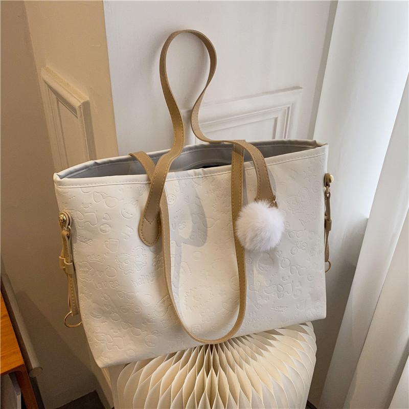 Fashionable large capacity Women's shoulder bag 2021 Winter new trendy Korean style soft leather embossed tote bag simple commuter bag