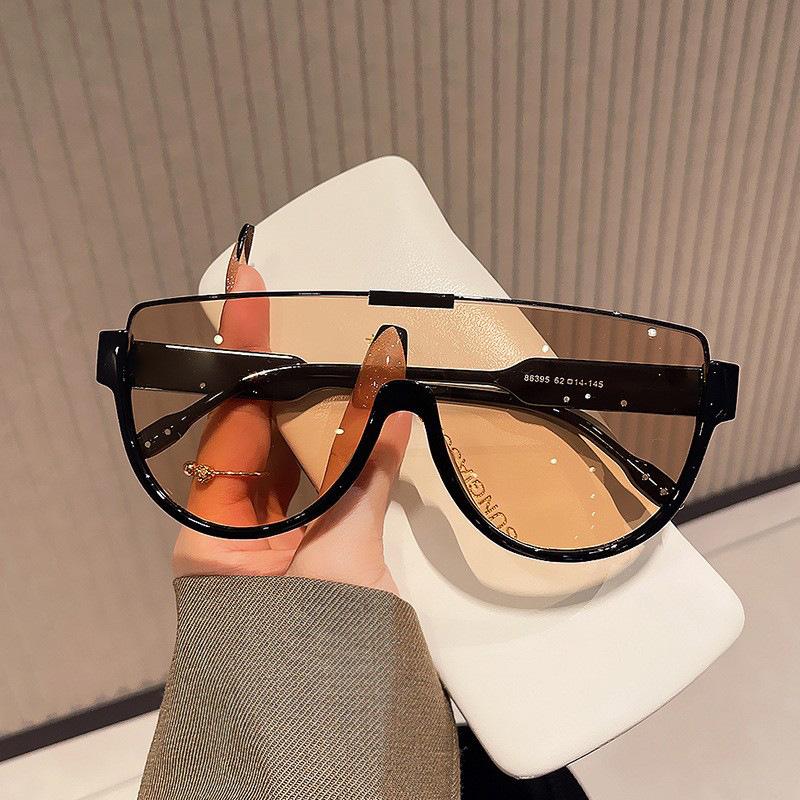 Fashion large frame one-piece aviator sunglasses women's street photography mask sunglasses trendy Internet popular street photography sunglasses