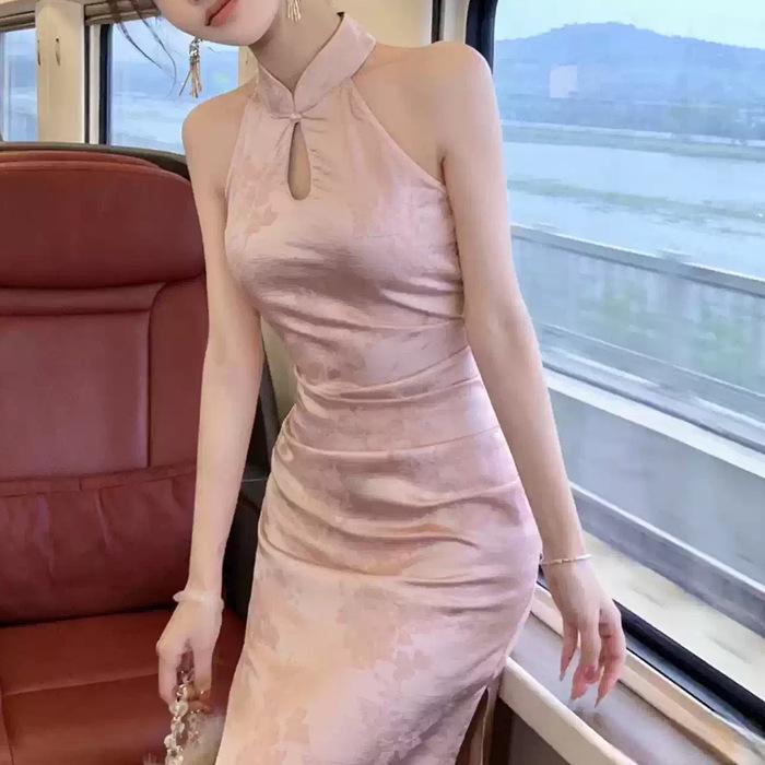 2026 New Chinese Style Stand Collar Halter Neck Sleeveless Qipao Dress for Women, Petite Figure Flattering, Waist-Cinching, Slimming, Sexy Long Dress