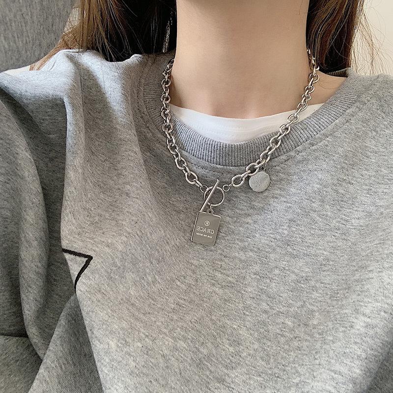 European and American fashion stainless steel necklace female hip hop personality ins Internet celebrity clavicle chain trendy hiphop pendant sweater chain