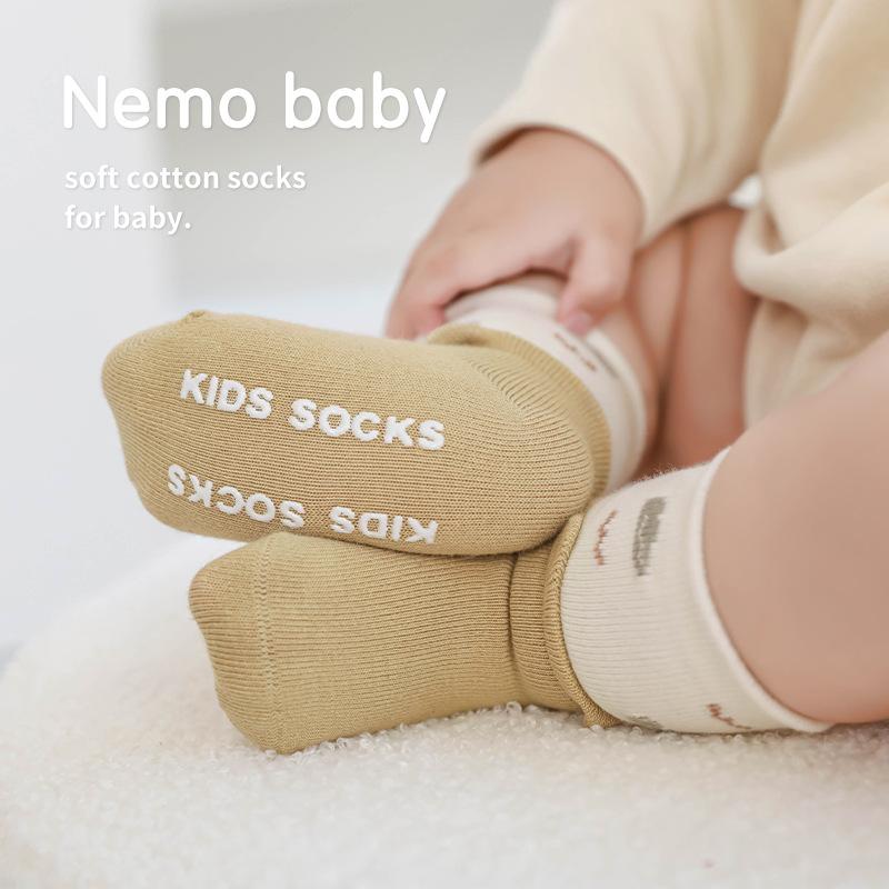 Newborn baby socks autumn new baby socks cartoon cute boneless indoor non-slip toddler mid-tube socks