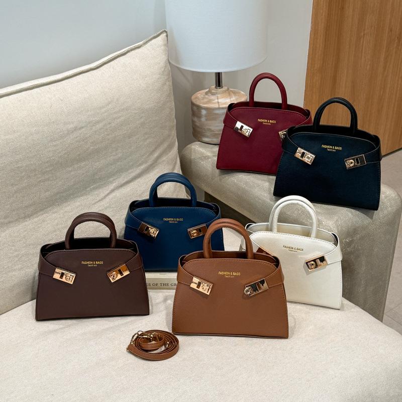 High-End Lock Buckle Handbag for Women, Fashionable Versatile Commuter Shoulder Bag, Retro Niche Crossbody Bag for Women