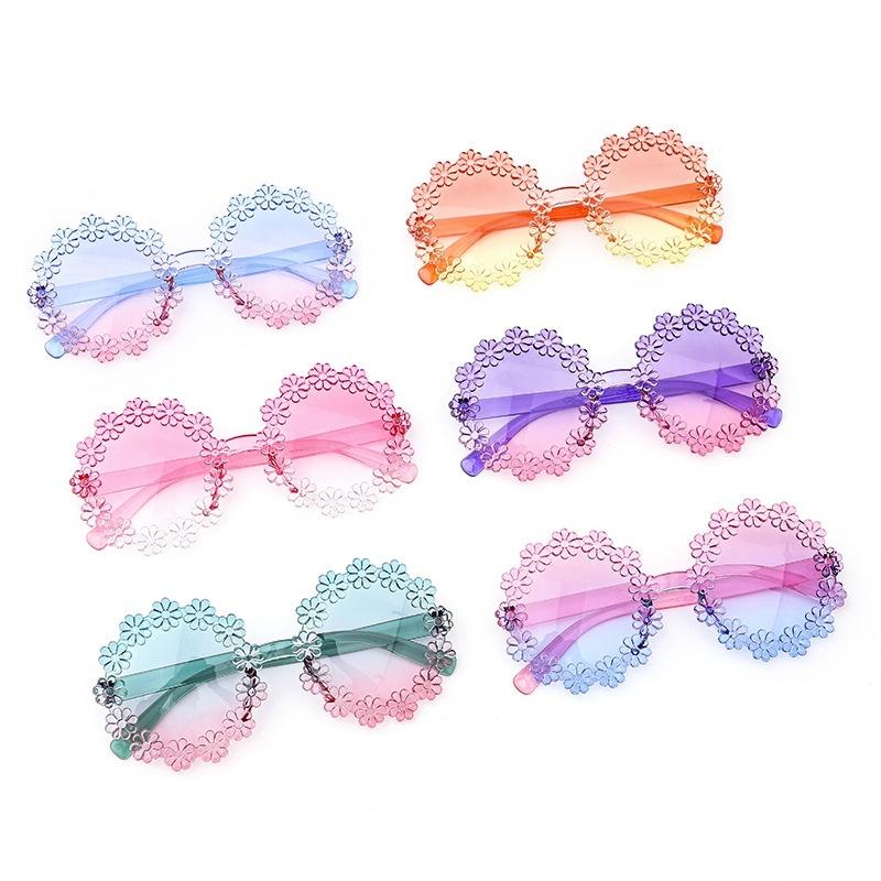Children's gradient sunglasses, cute floral design, unisex, daisy-shaped, trendy baby sunglasses, available now