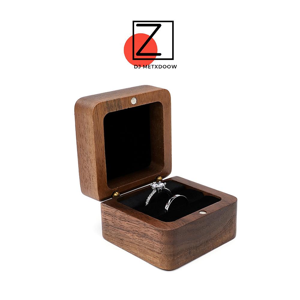Black Walnut Solid Wood Ring Box Retro Wooden Necklace Earrings Ring Accessible Luxury Exquisite Hand Jewelry Portable Storage Box