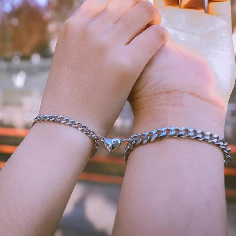 European and American Cross-Border High-End Love Alloy Magnetic Stone Bracelets, a Pair of Simple Couple Versatile Hand Accessories Wholesale