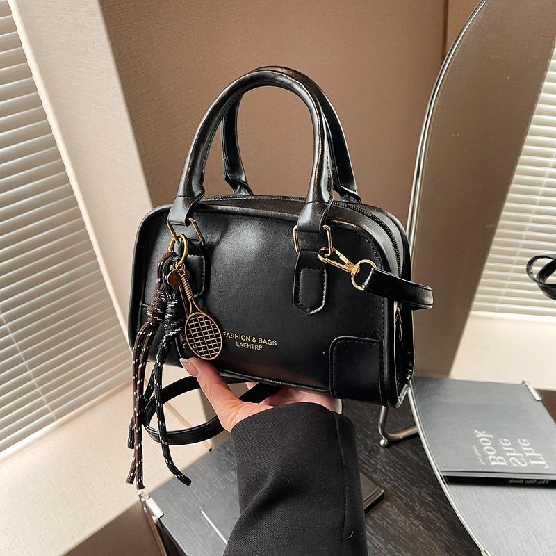 This Year's Popular Small Bags for Women in Autumn and Winter Are Versatile 2024 New Retro Fashion Single Shoulder Crossbody Bag Satchel Pillow Bag