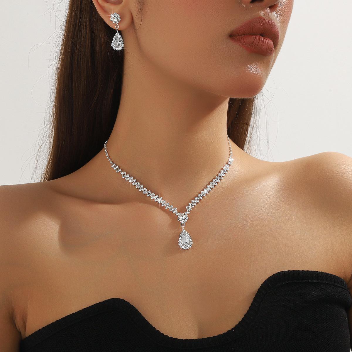 South Korea Metal Claw Chain Rhinestone Wedding Necklace Bride Necklace Ear Drop Jewelry Banquet Necklace Jewelry suit Wholesale