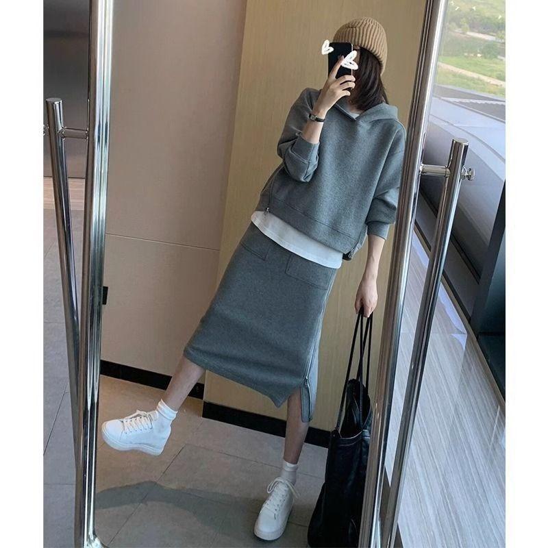 Plus-size women's early autumn casual and fashionable two-piece set: hooded sweatshirt and skirt, suitable for women weighing 200-300 pounds