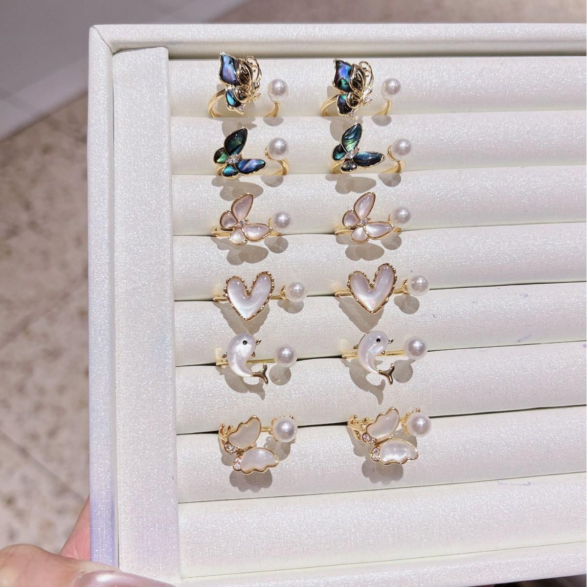 Light Luxury Versatile Designer Natural Shell Ring Curved Three-Dimensional White Shell Butterfly Abalone Shell Ring Adjustable
