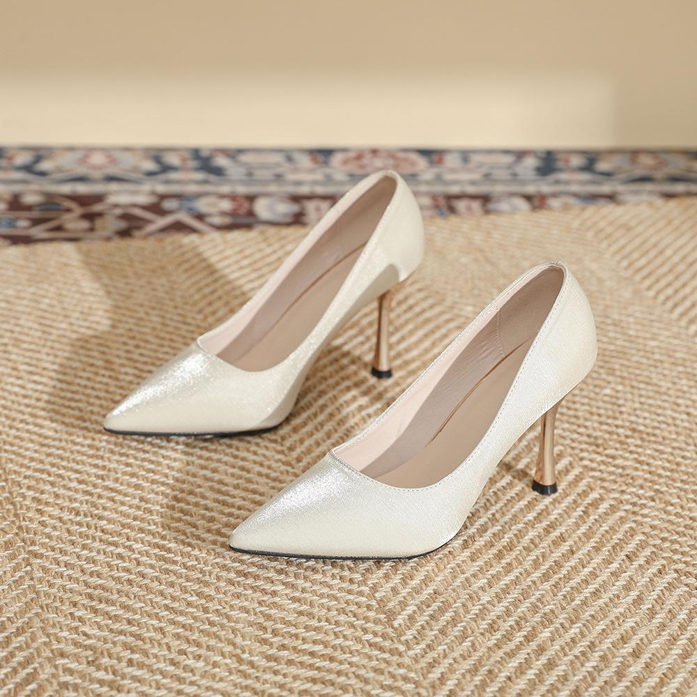 Pointed stiletto heel high heels plus size extra large widened women's single shoes wedding shoes wedding banquet Xiuhe dress wedding shoes bridal shoes