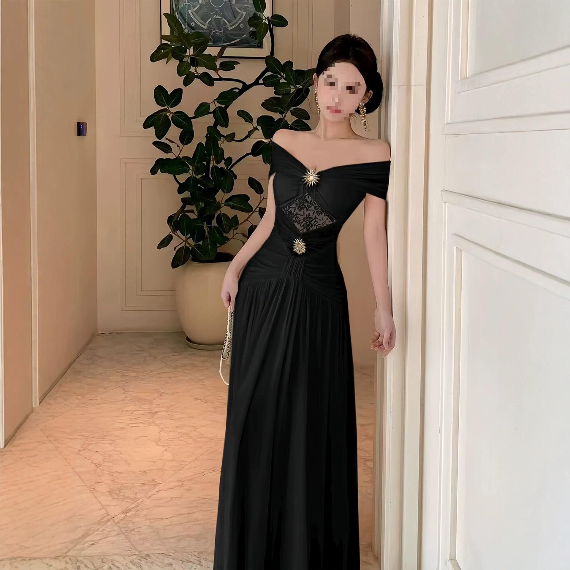 Hepburn-style little black dress, high-end elegant lady style, off-the-shoulder, slim-fitting, bodycon long dress, high-end exquisite formal gown