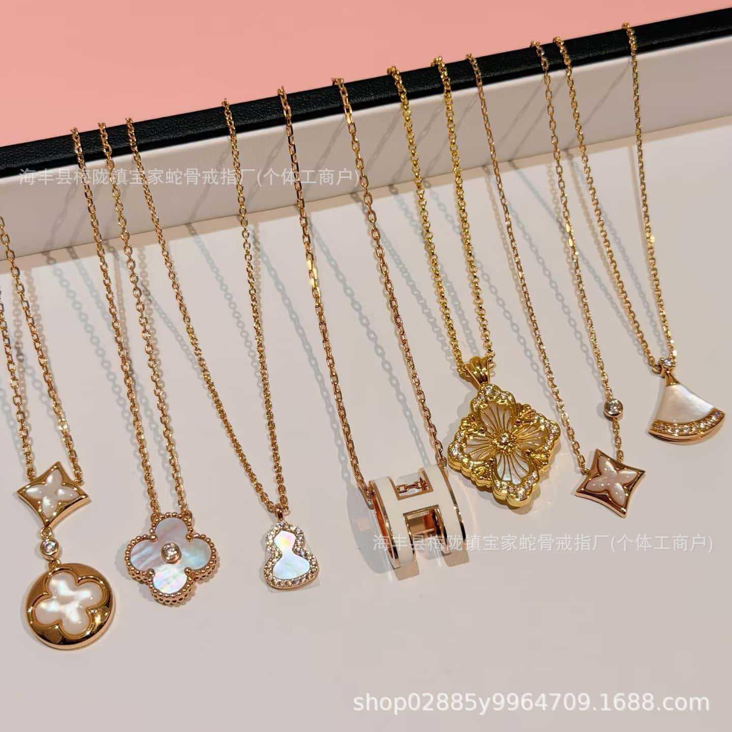 H Fanjia four-leaf clover skirt necklace for women, high-end 18k gold plated, light luxury LV classic pattern mother-of-pearl fan gourd necklace