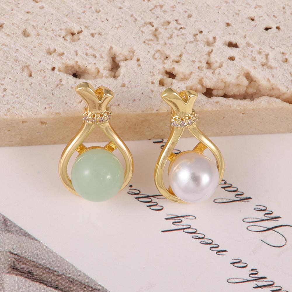 2025 New Manufacturer's Pearl Pendant Wholesale, Light Luxury Niche Design Pendant, Popular Versatile Trendy Item for Women