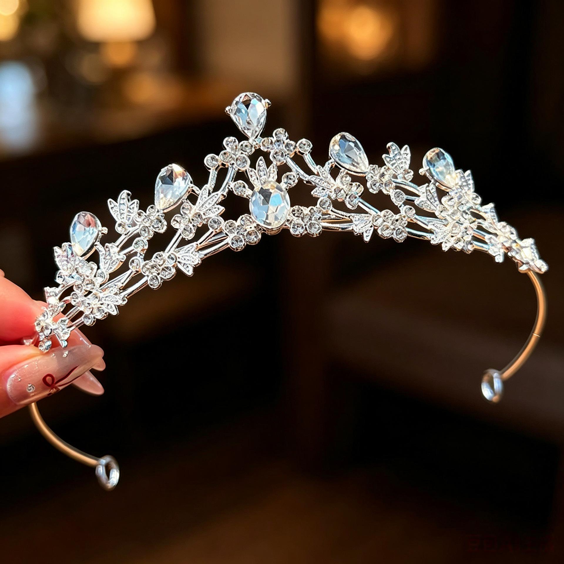 Crown Tiara Princess Children's Light Luxury Crystal Crown High-End Birthday Gift for Girls June 1St Performance Headpiece Hair Accessory