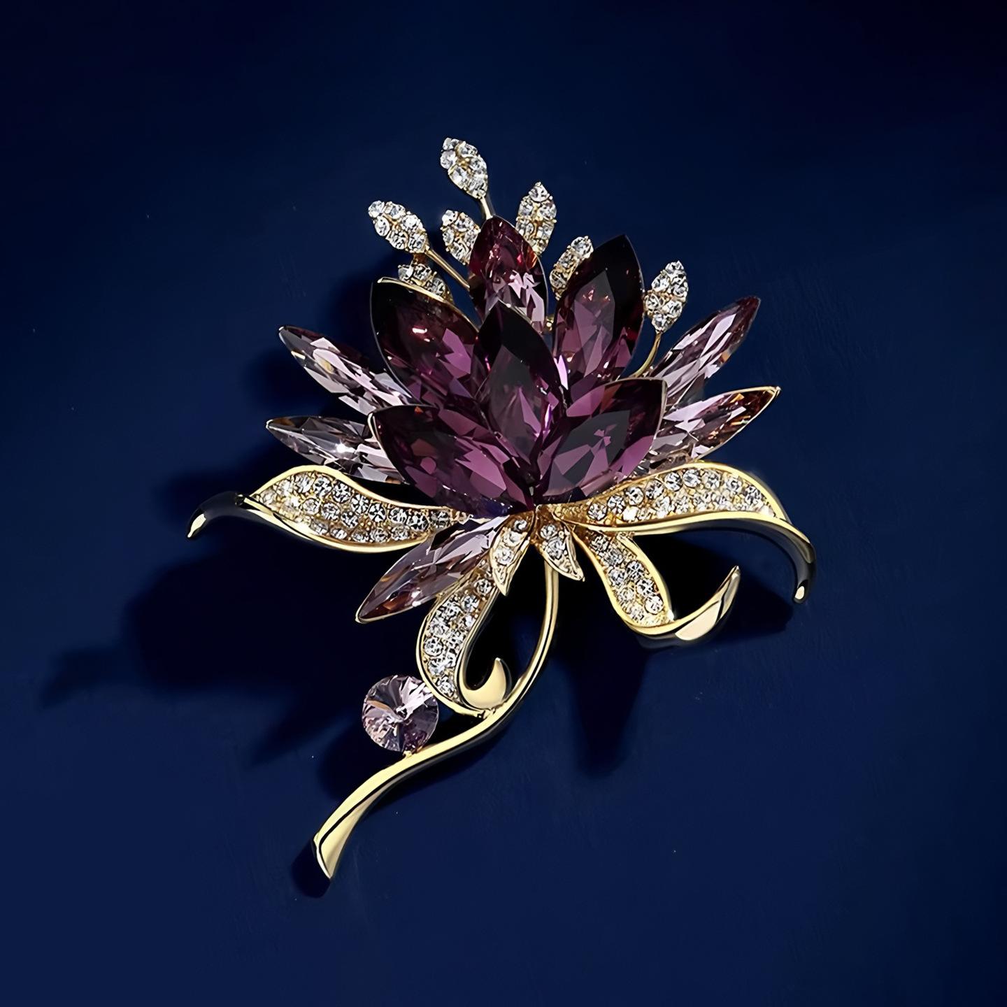 Elegant and exquisite lotus brooch, high-end feminine faux crystal brooch, light luxury anti-slip pin, suit accessory