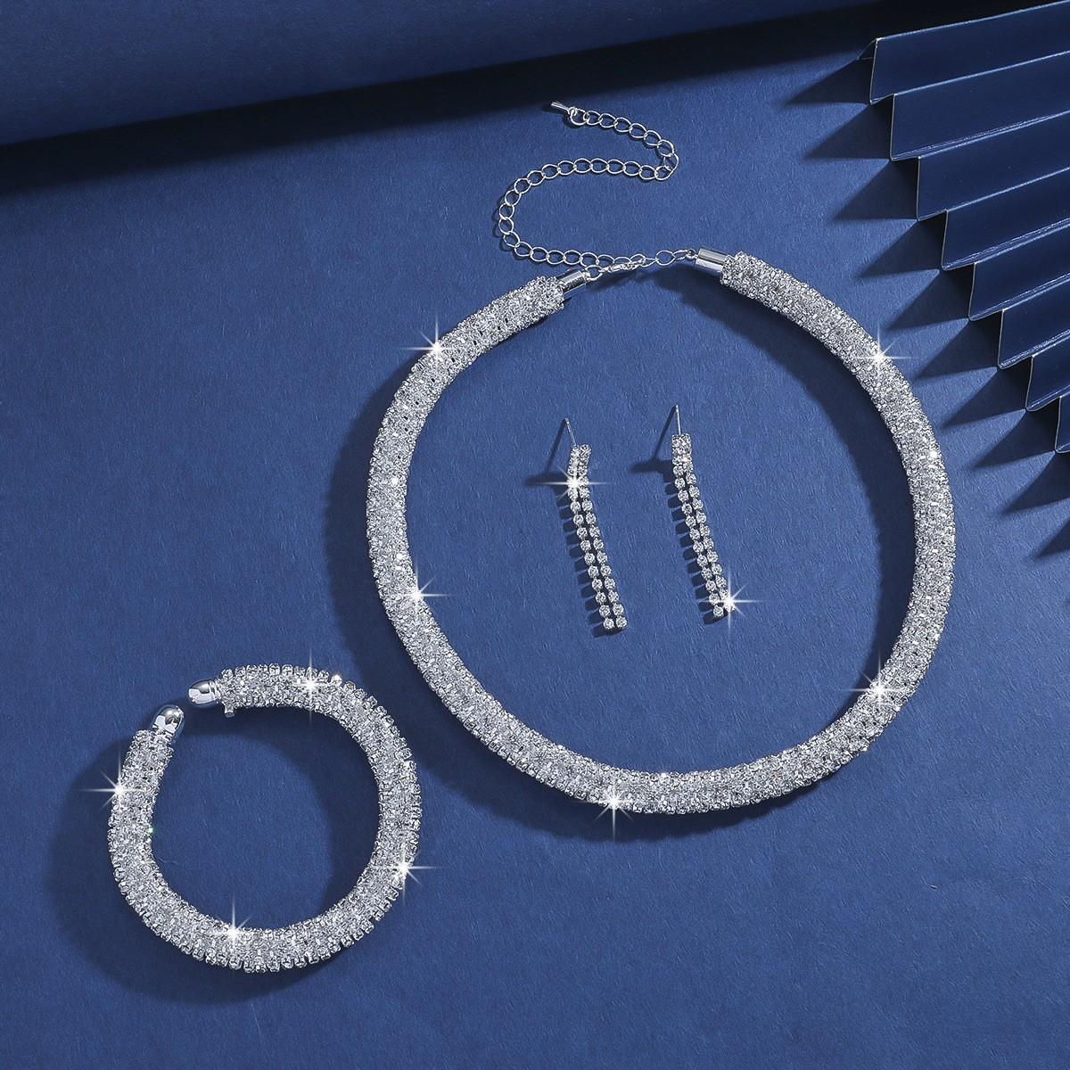 Bridal Jewelry Exquisite High-End Gold and Silver Choker Bracelet Earrings Two-Piece Set Rhinestone Claw Chain Jewelry Necklace Set for Women