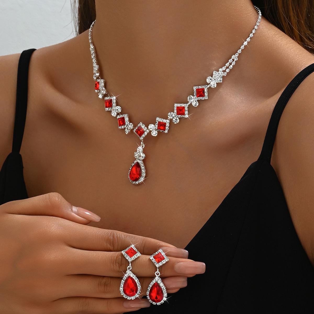 2025 Fashion Jewelry Goddess Wedding Photography Accessories Water Drop Necklace Earrings Two-Piece Set Bridal Decorations