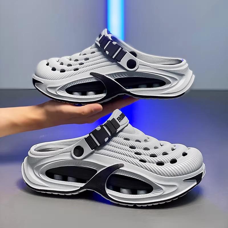 Men's Summer 2026 New Popular Model Outdoor Non-Slip Thick-Soled Sports and Driving Dual-Use Beach Sandals and Slippers