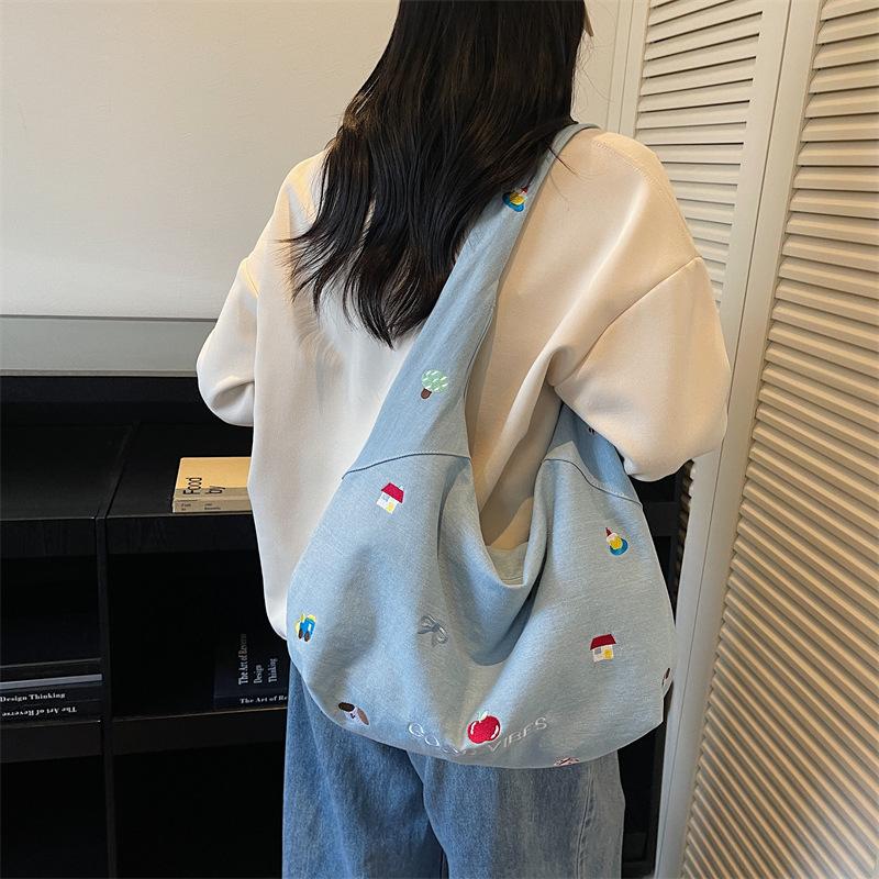Large-Capacity Class Canvas Bag for Women, Literary and Artistic Commuter Zipper Bag, Crossbody Bag, Versatile Embroidered Denim Tote Bag