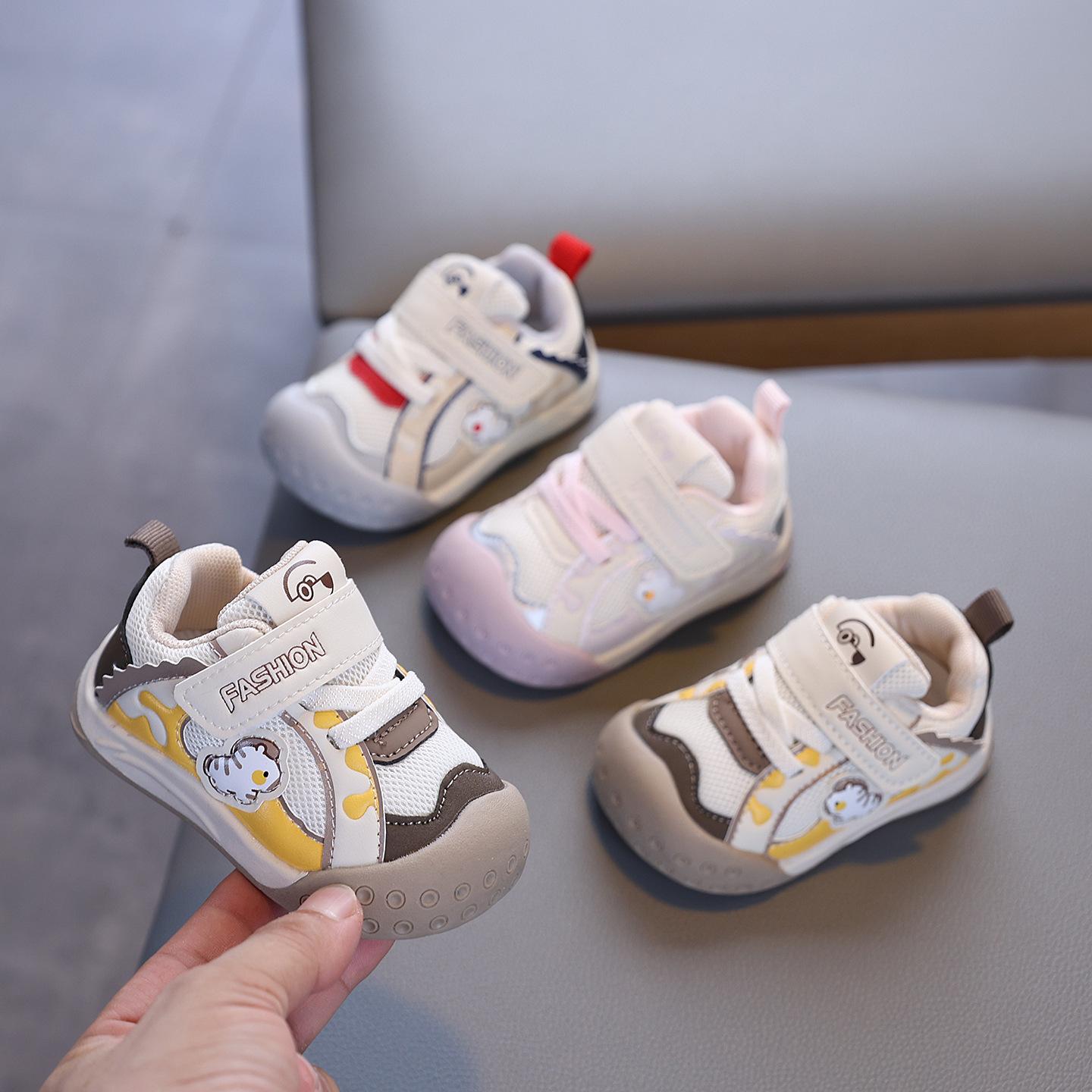 Infant soft-soled walking shoes, new spring and autumn models, breathable non-slip sports shoes for boys and girls, cute toddler functional shoes