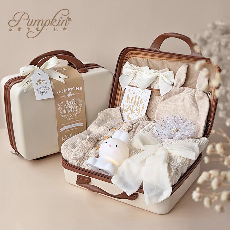 Baby Gift Box Newborn Baby Girl Beige Clothes suit Carved Wood Suitcase One Hundred Days Old Gift Items