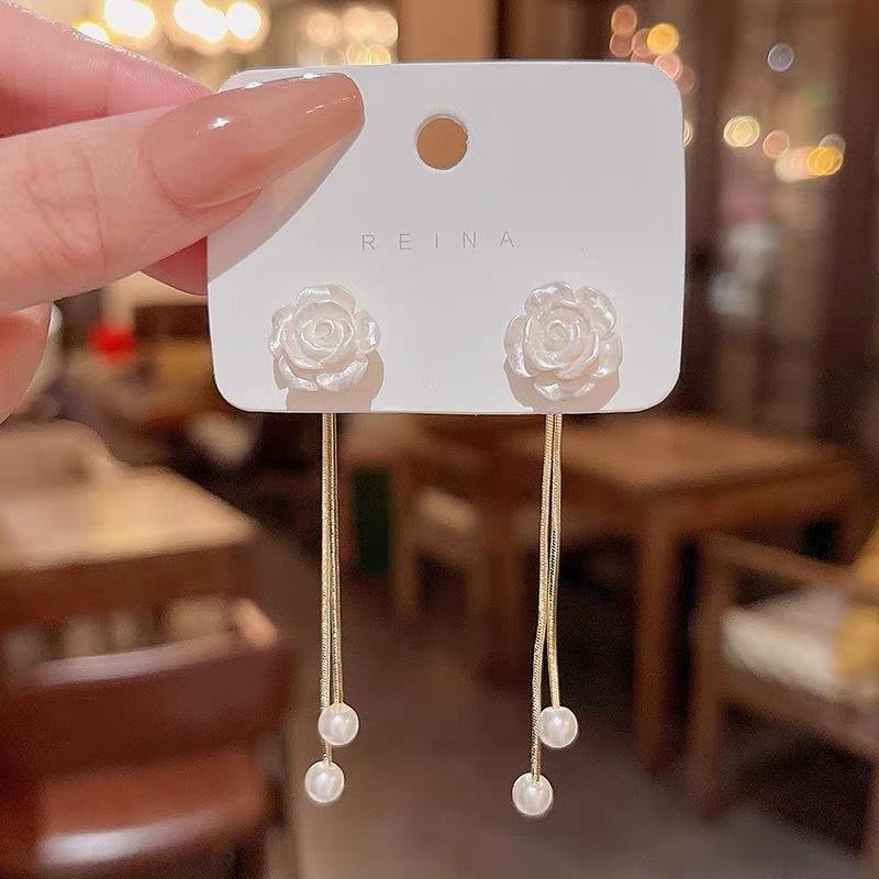 Camellia flower pearl earrings, elegant and stylish tassel earrings for women, high-end simple versatile long earrings, trendy ear accessories
