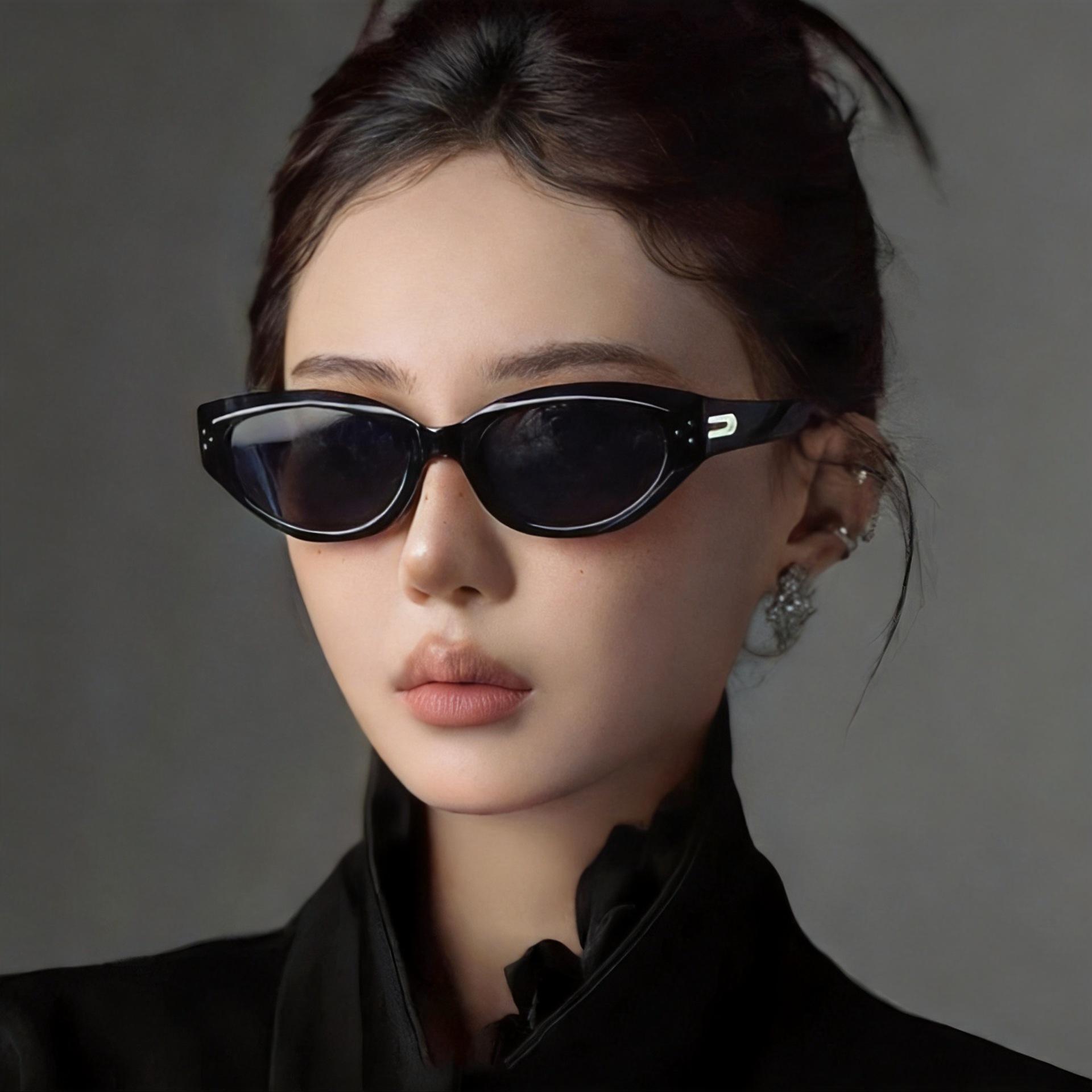 Popular Cat-Eye Sunglasses for Women, Uv Protection, High-End European and American Style, Small Frame, Fashionable, Same Style as on Xiaohongshu