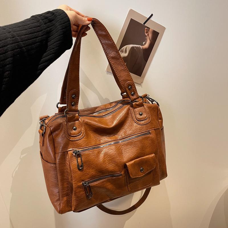 Niche high-end single-shoulder tote bag for women, 2026 autumn new model, large-capacity travel handbag, portable crossbody bag