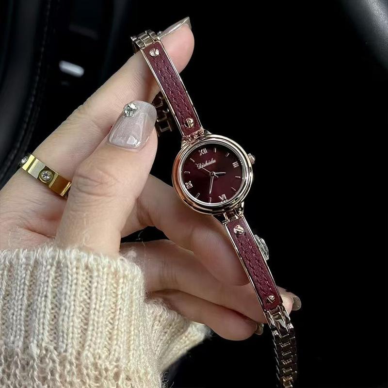 Dishidu New Watch Women's Compact, Exquisite, Light Luxury Niche Mini Bracelet Bracelet Women's Watch