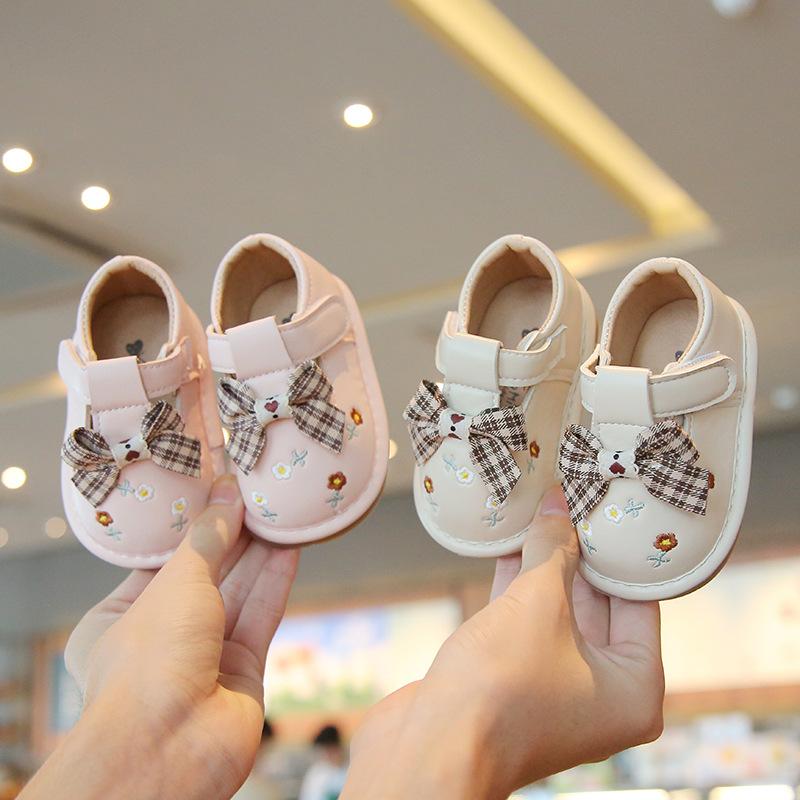 Spring and Autumn Baby Girl Squeaky Shoes, Soft-Soled Toddler Shoes, Infant Princess Shoes, Closed-Toe Non-Slip Single Shoes with Bow