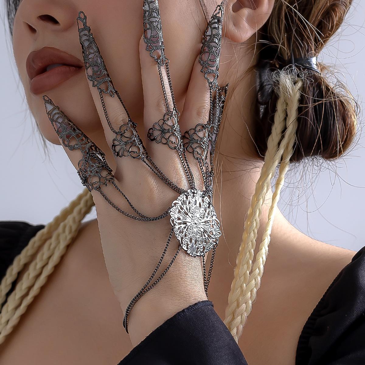 European and American Cross-border Jewelry Gothic Style Metal Chain Bracelet Women's Personalized Tapered Tassel Nail Hand Back Chain