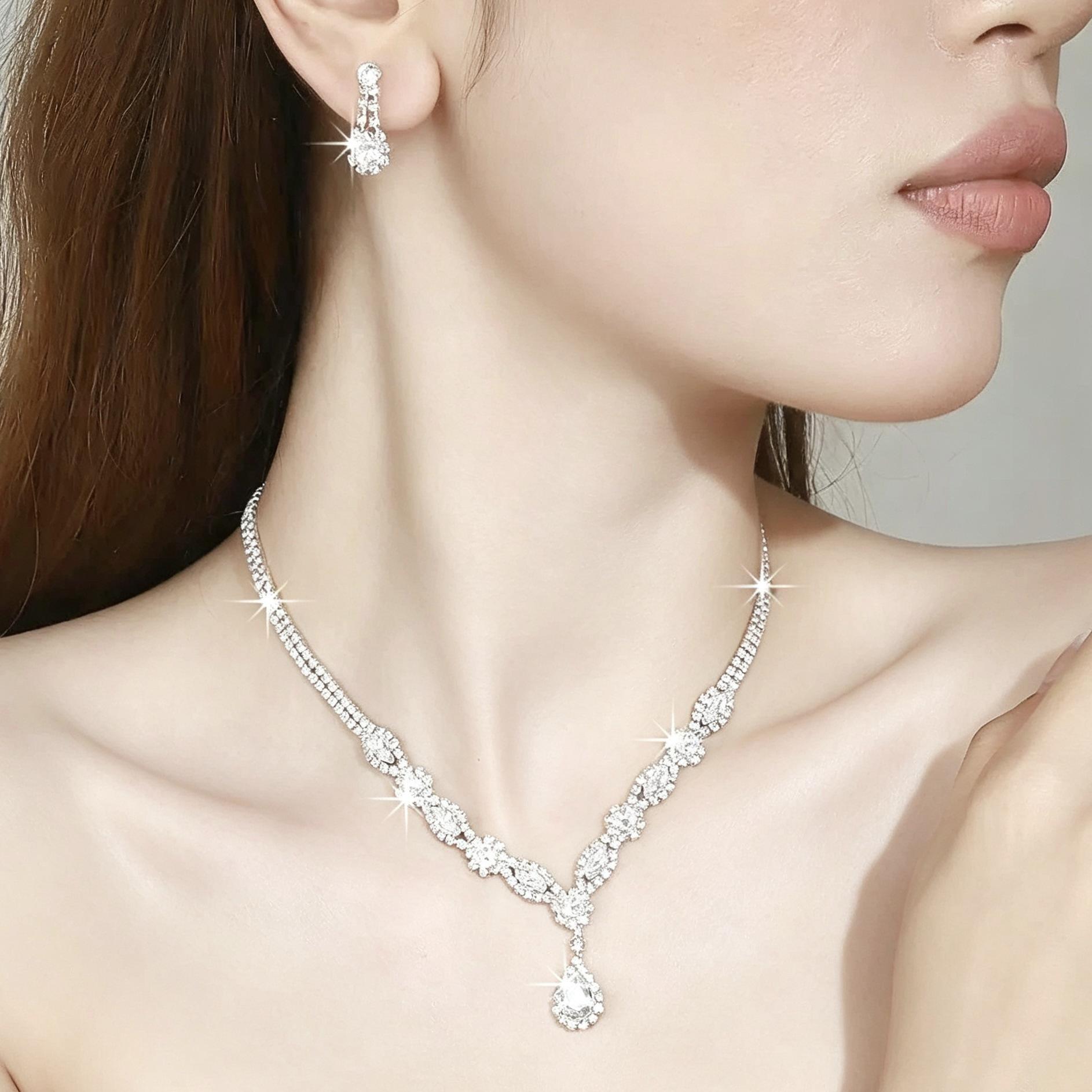 Cross-border best-selling fashion diamond-studded necklace, bridal jewelry, earrings, high-end, lightweight, and unique clavicle chain
