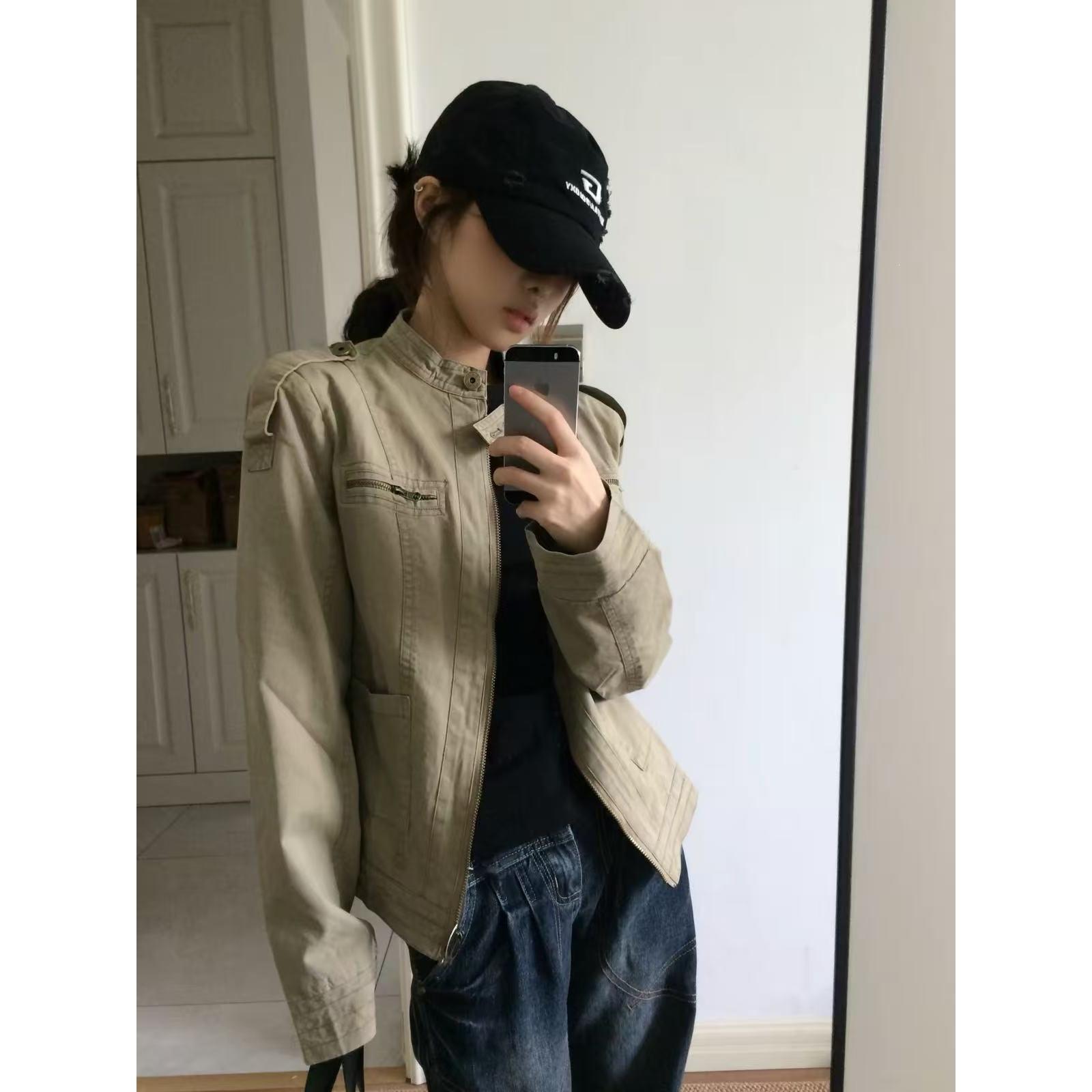 Stand-up collar distressed American retro short denim jacket for women, 2026 early autumn new style, straight shoulder workwear jacket