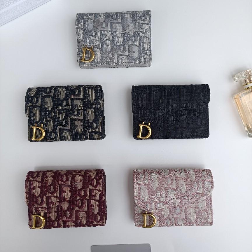 French-style new short wallet 2026, niche design, vintage multi-functional card holder with multiple card slots and ID holder