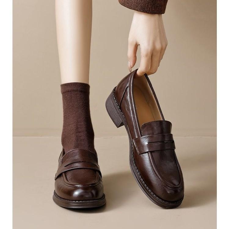 Retro soft-soled loafers for women, new autumn 2026 model, round-toe, thick-soled, height-increasing slip-on leather shoes for women