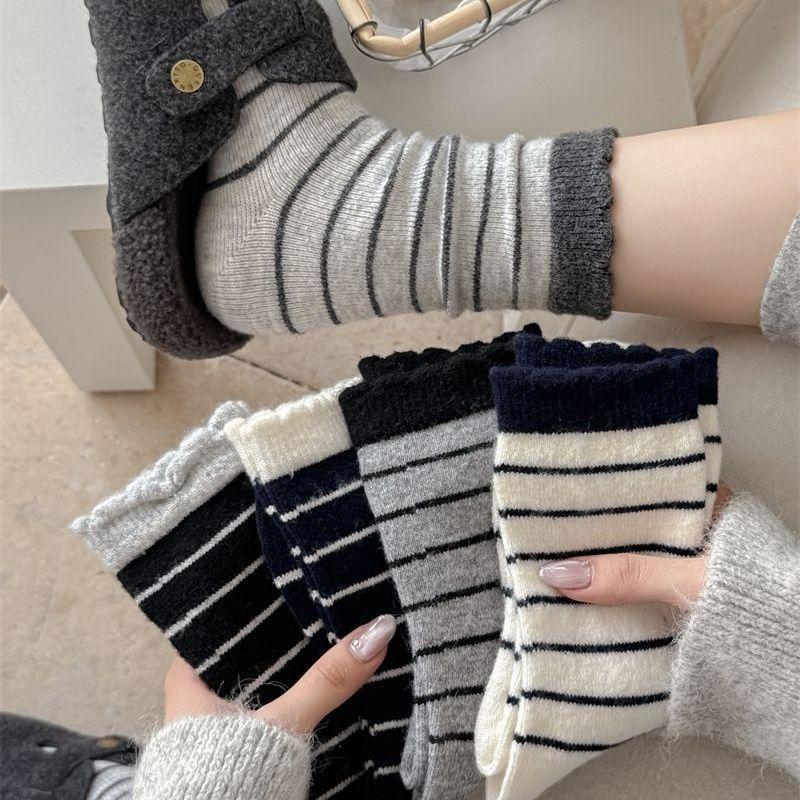 Striped Socks for Women, Spring and Autumn Japanese Style Cotton Socks, Mid-Calf Socks, Trendy Korean Slouch Socks, Long Socks, Versatile for Outdoor Wear