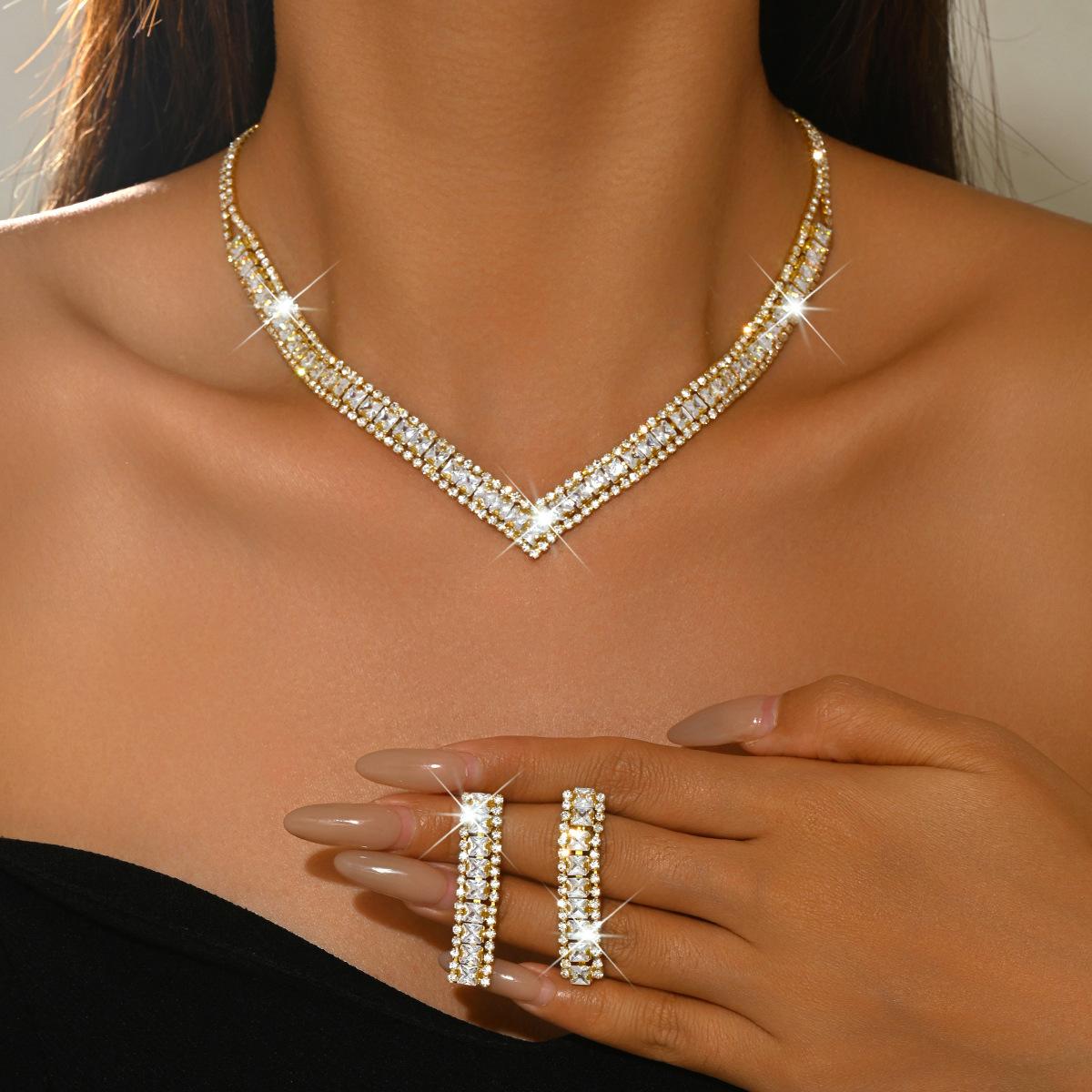European and American New Style Super Shiny Full Diamond V-Shaped Clavicle Chain Fashion Versatile Eco-Friendly Bridal Necklace Earring Jewelry Set for Women