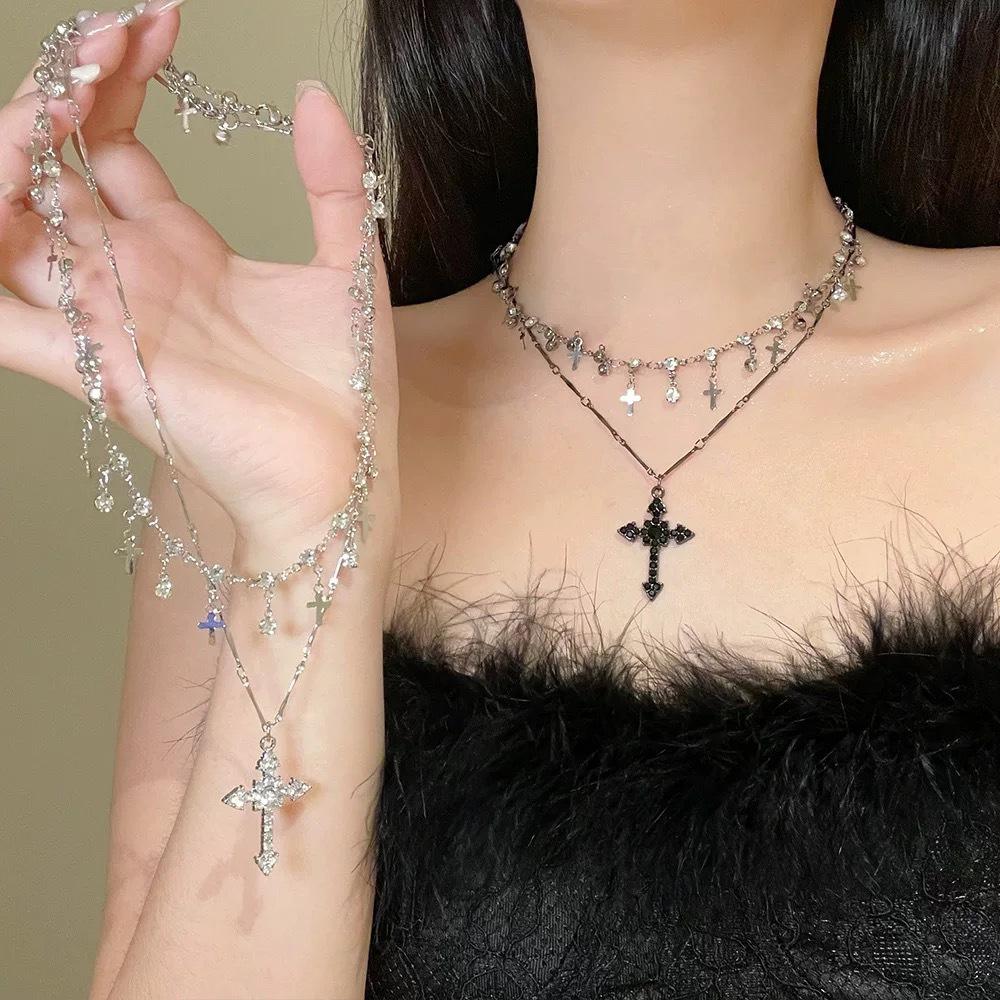 Dark Sweet and Cool Design Diamond Cross Pendant Necklace Women's Niche Multi-Layered Clavicle Chain Trend