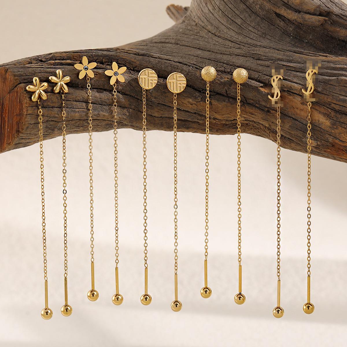 Korean Ins Style Fashionable Simple Small Flower Earrings High-End Anti-Lost and Anti-Hanging Titanium Steel Plated 24K Gold Small Earrings