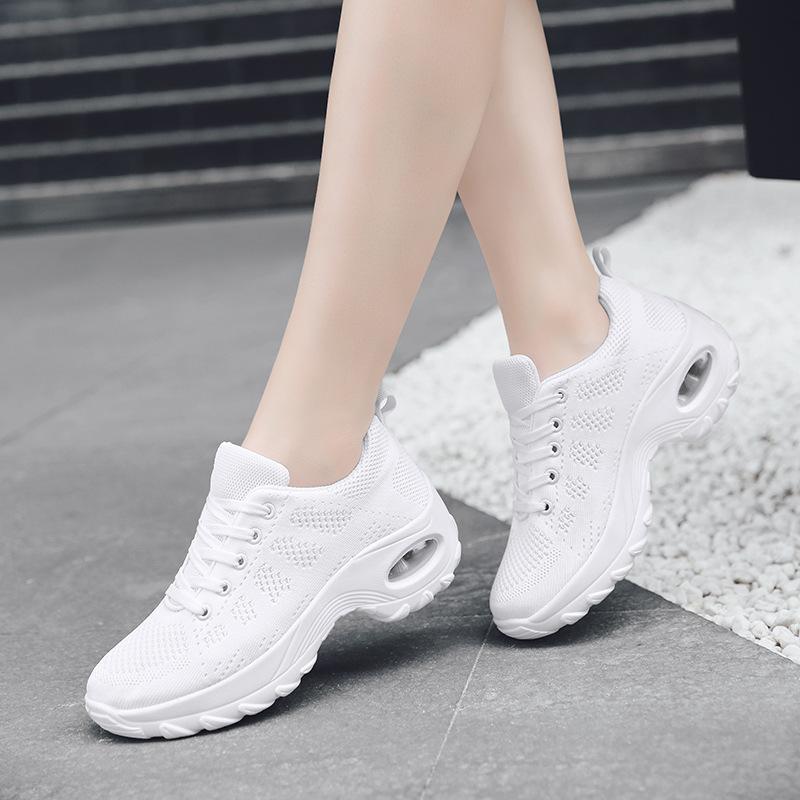 2025 Autumn New Flying Mesh Sports Shoes Middle-Aged and Elderly Breathable Women's Shoes Trendy Thick-Soled Casual Shoes Cross-Border