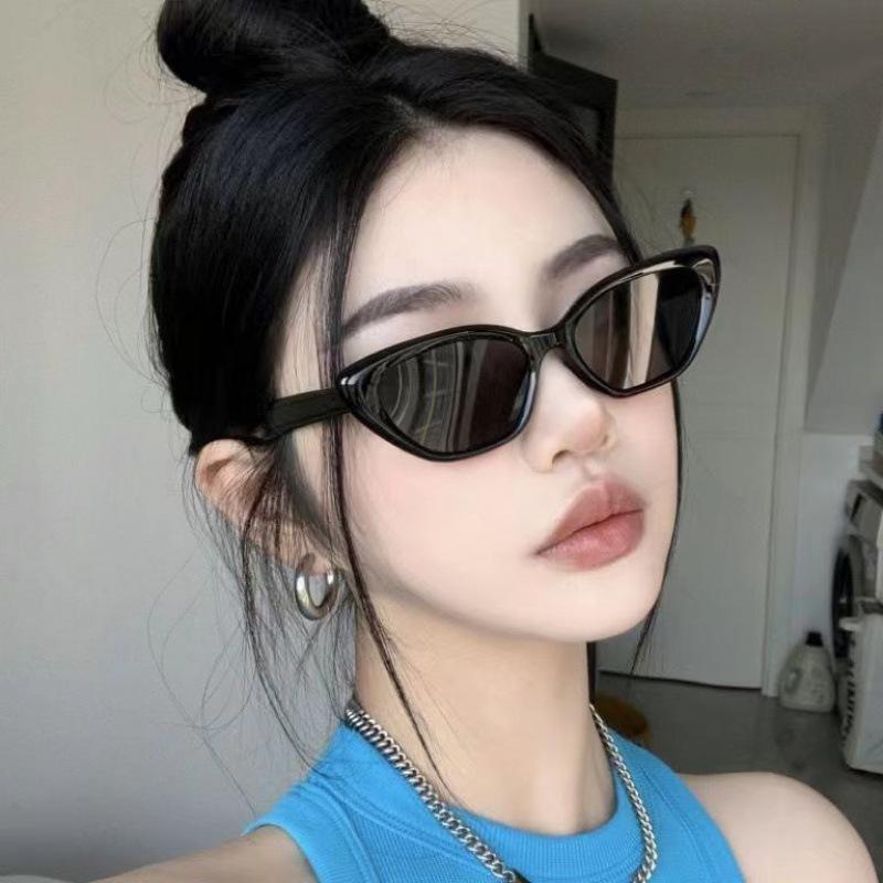 2026 New Y2K Hot Girl Cat-Eye Sunglasses European and American Ins Style High-End Anti-Uv Small Frame Sunglasses for Women Trendy
