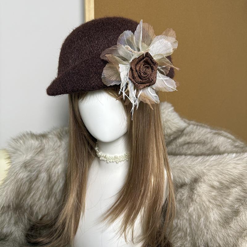 Elegant and luxurious gradient floral hat for women, Chanel-inspired design, feather beret, Hepburn style versatile bucket hat