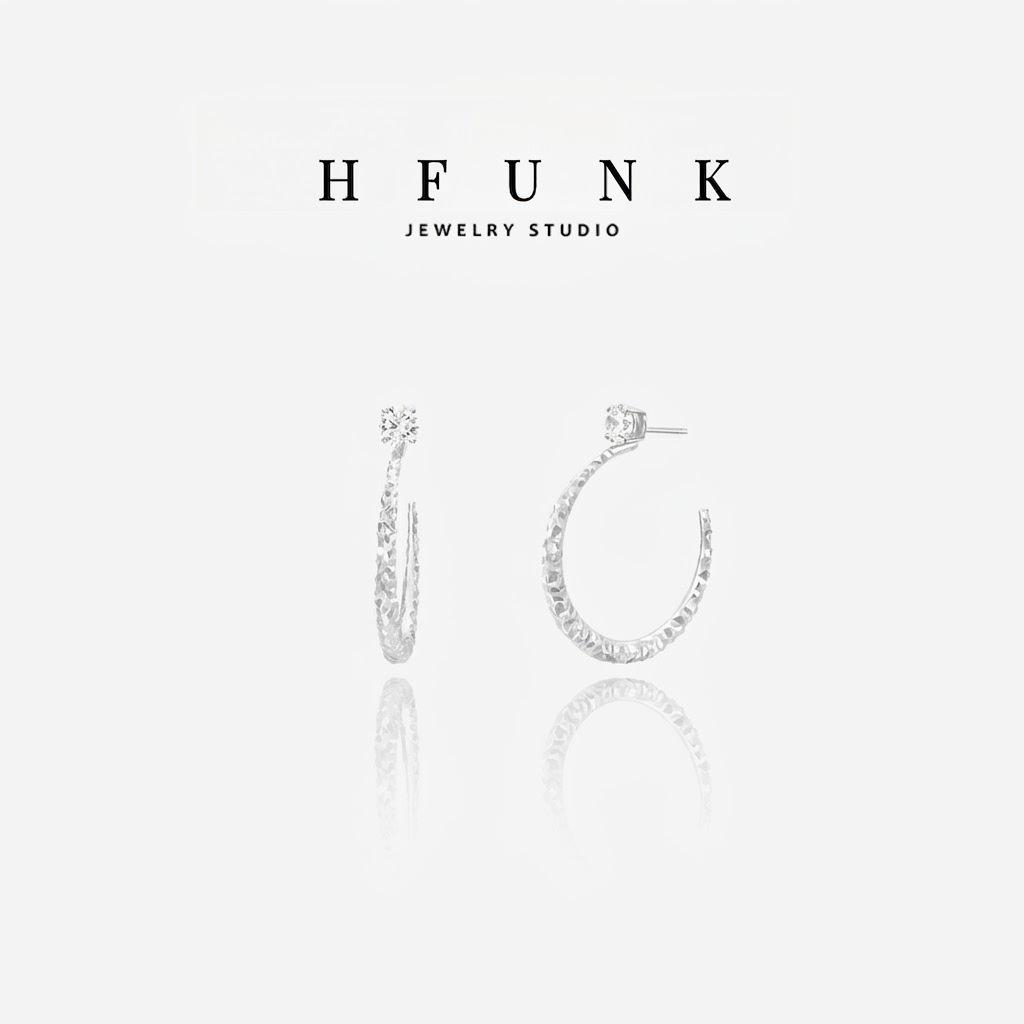 High-end, colorfast women's earrings, versatile French-style accessories, simple floral design, large C-shaped hoop earrings, unique design earrings
