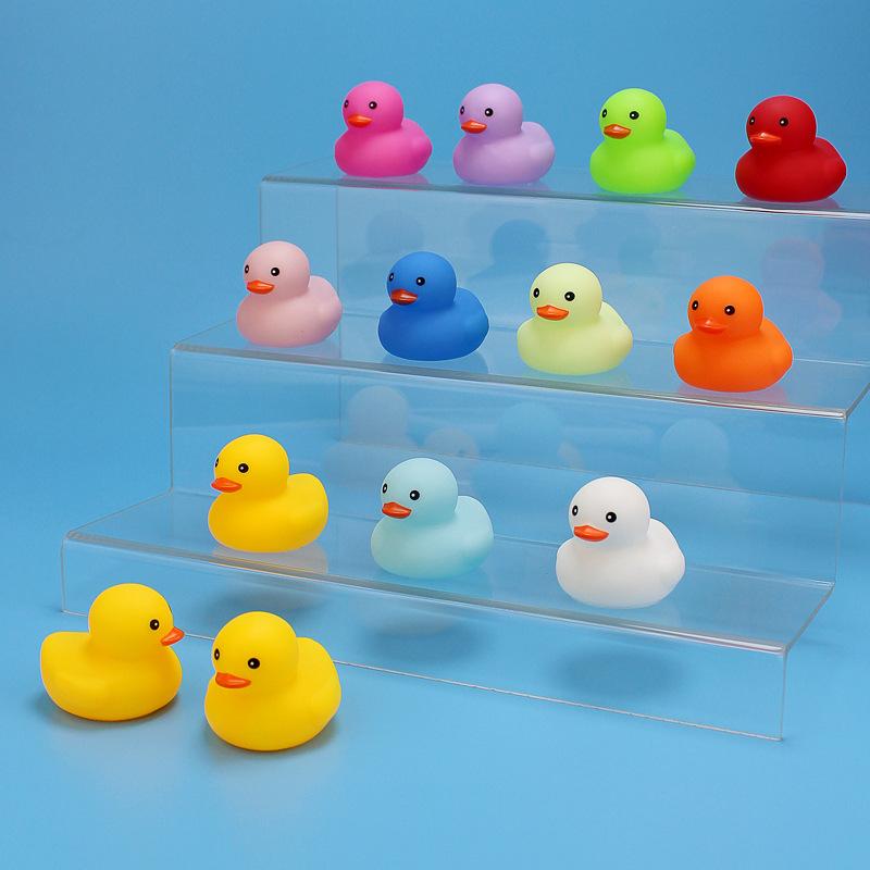 Wholesale classic colorful duck baby water play toy, squeaking yellow duck, children's toy, stall decoration, car ornament