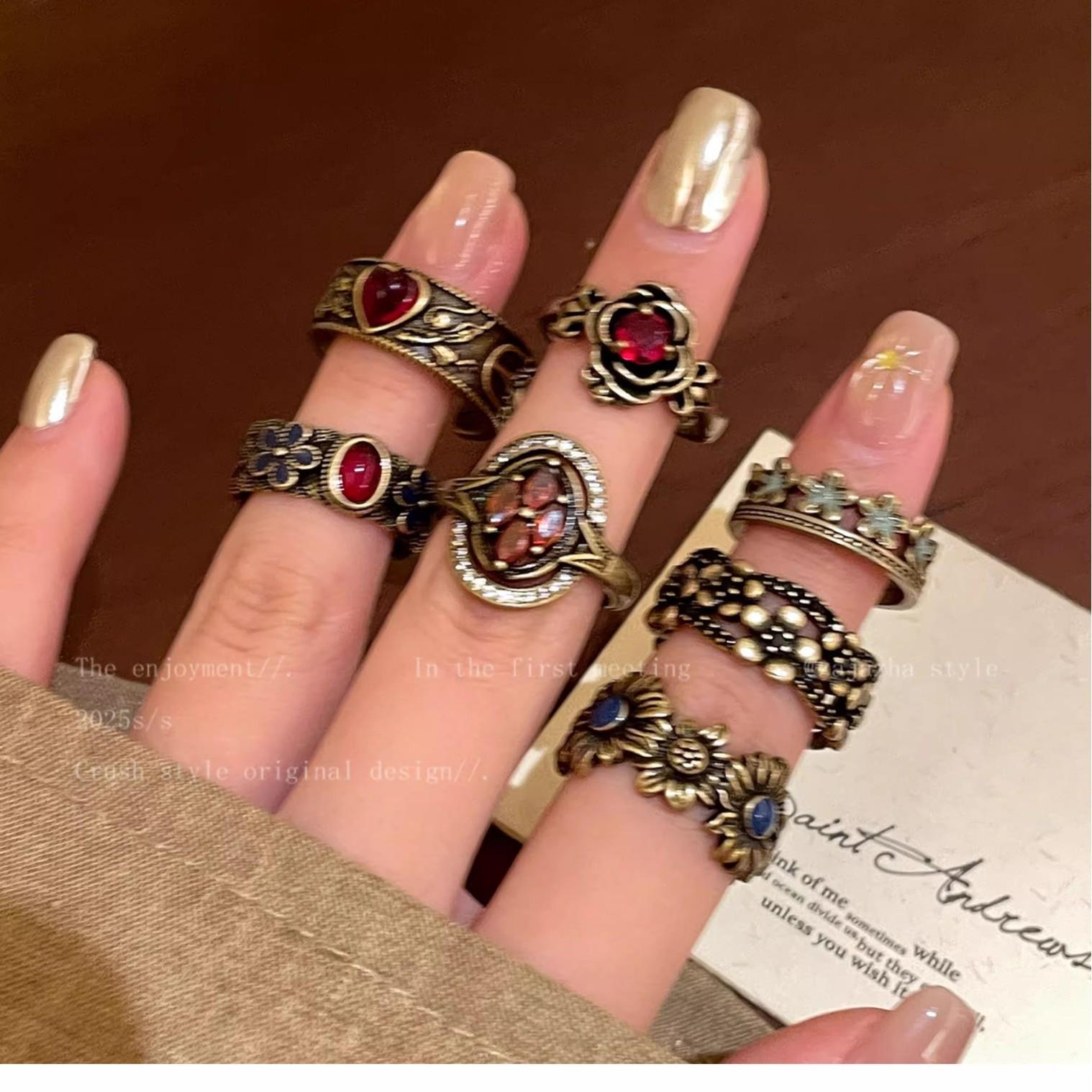 "Noble Lady" Vintage Distressed Heart-Shaped Ring for Women, Ethnic Style Stackable Index Finger Ring, Vintage Jewelry