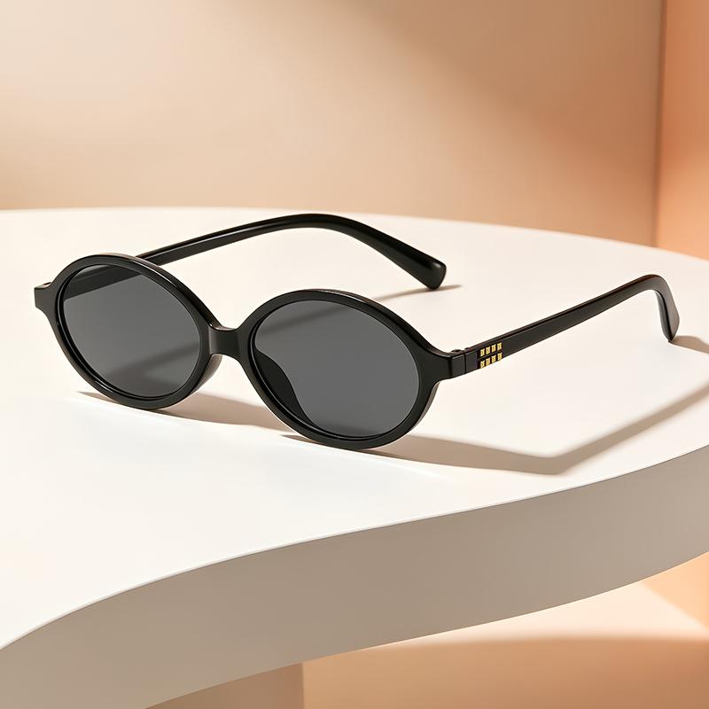 Retro Oval Women's Sunglasses, UV Protection, Fashionable Style, Same Model as Zhang Yuanying, Korean Version, Natural Look Eyeglass Frame Sunglasses
