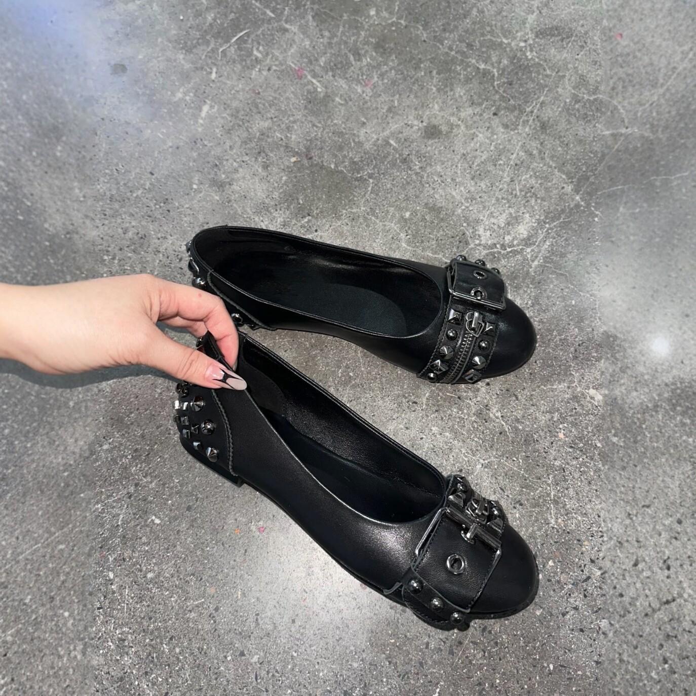 [in Stock] Women's Flats 2026 Spring New Style Shallow Mouth Flat Mary Jane Shoes with Studs Ballet Style Leather Shoes