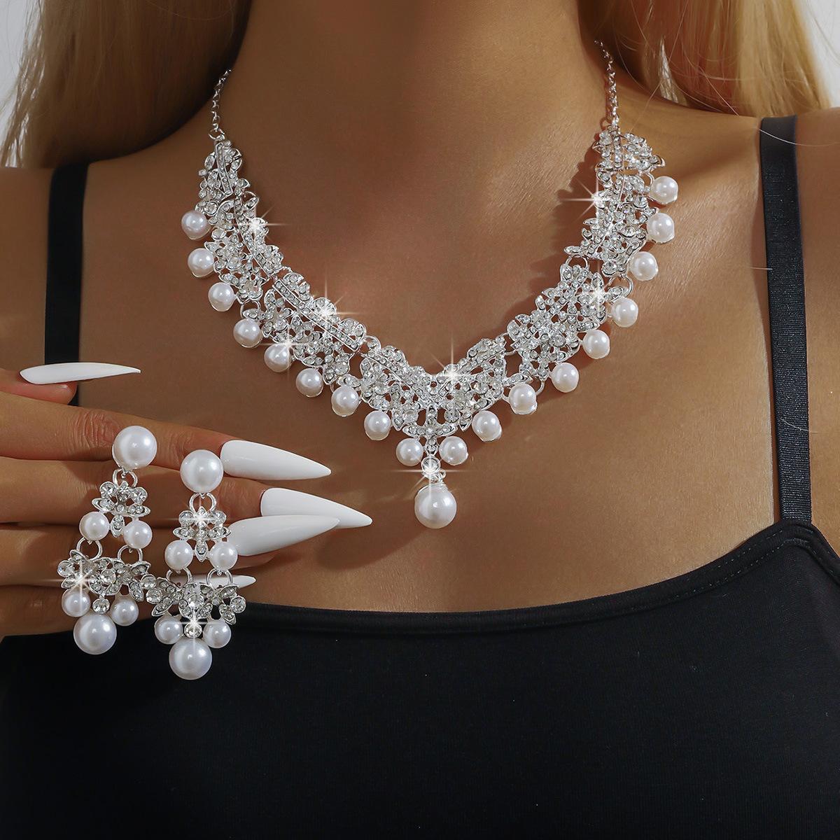 Cross-border new bridal jewelry alloy rhinestone pearl necklace earrings jewelry Europe and the United States big pearl wholesale